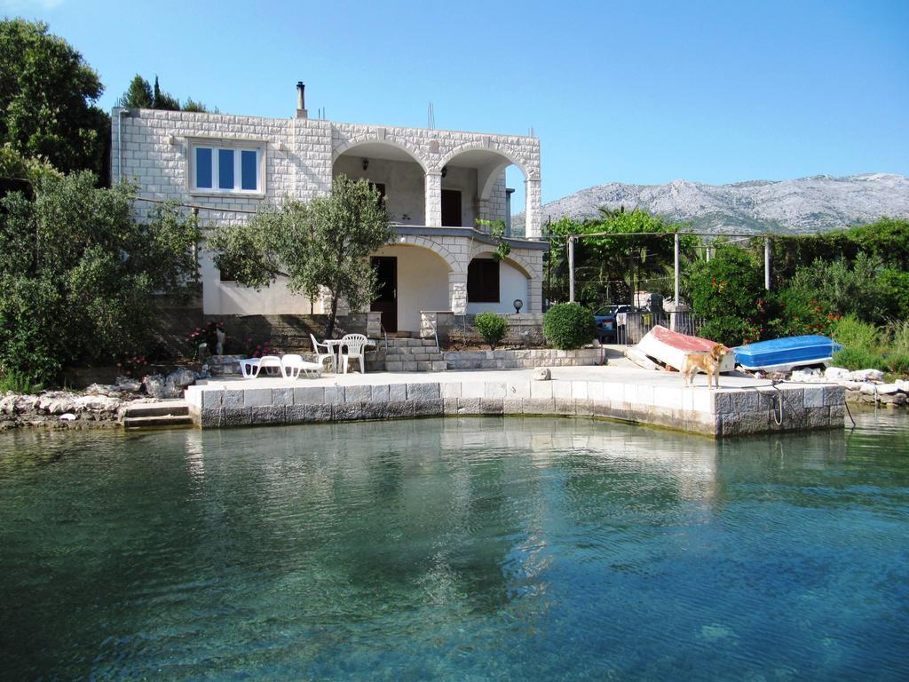 Apartmans And Rooms Dunjini Dvori Korčula Cameră foto