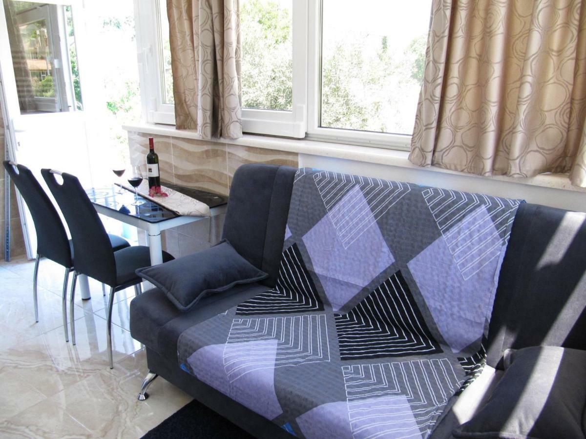 Apartmans And Rooms Dunjini Dvori Korčula Exterior foto