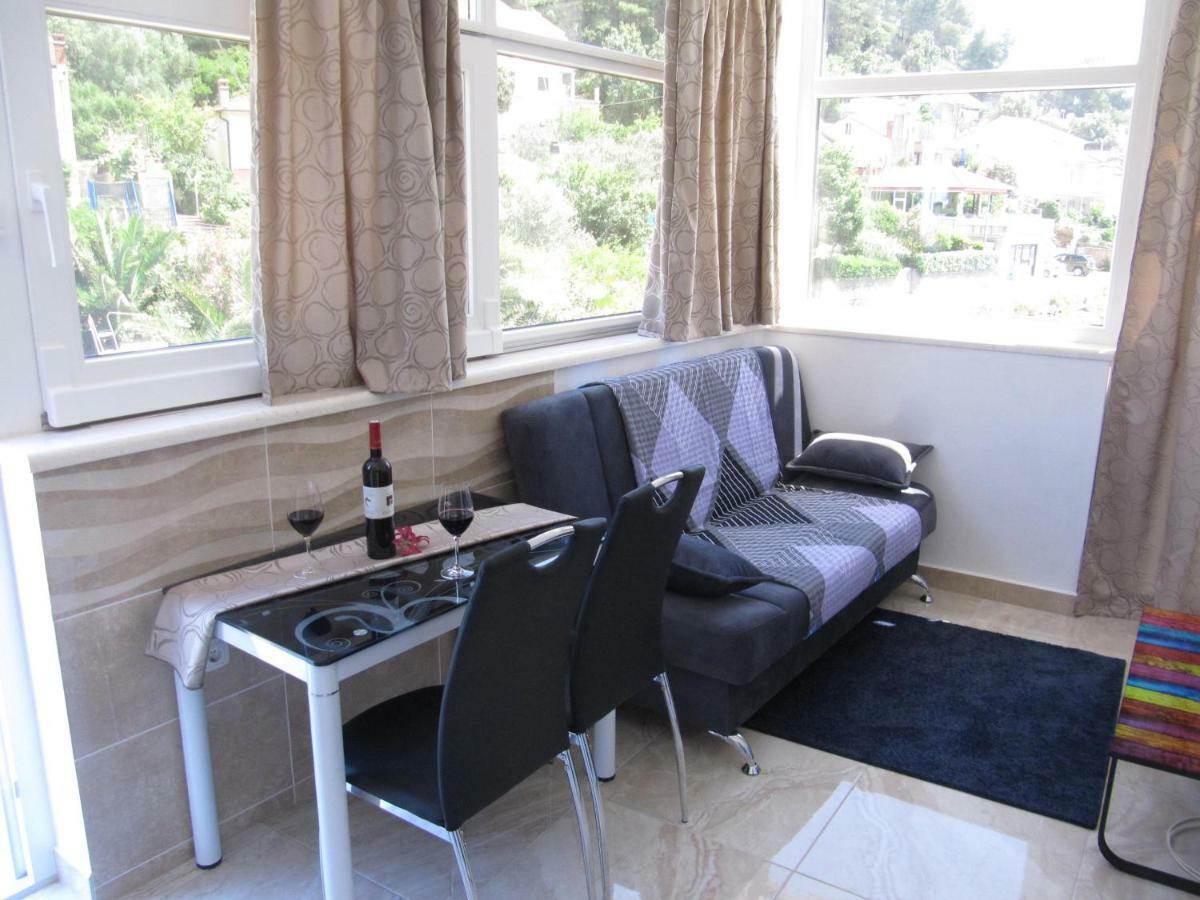 Apartmans And Rooms Dunjini Dvori Korčula Exterior foto