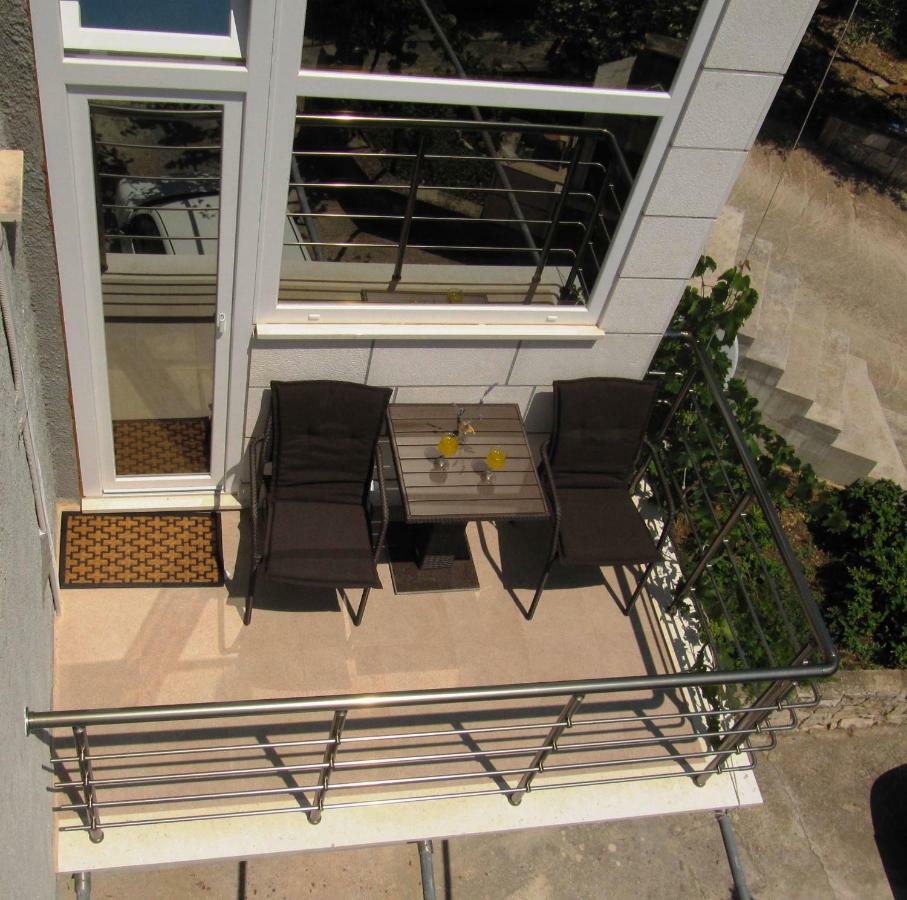 Apartmans And Rooms Dunjini Dvori Korčula Exterior foto