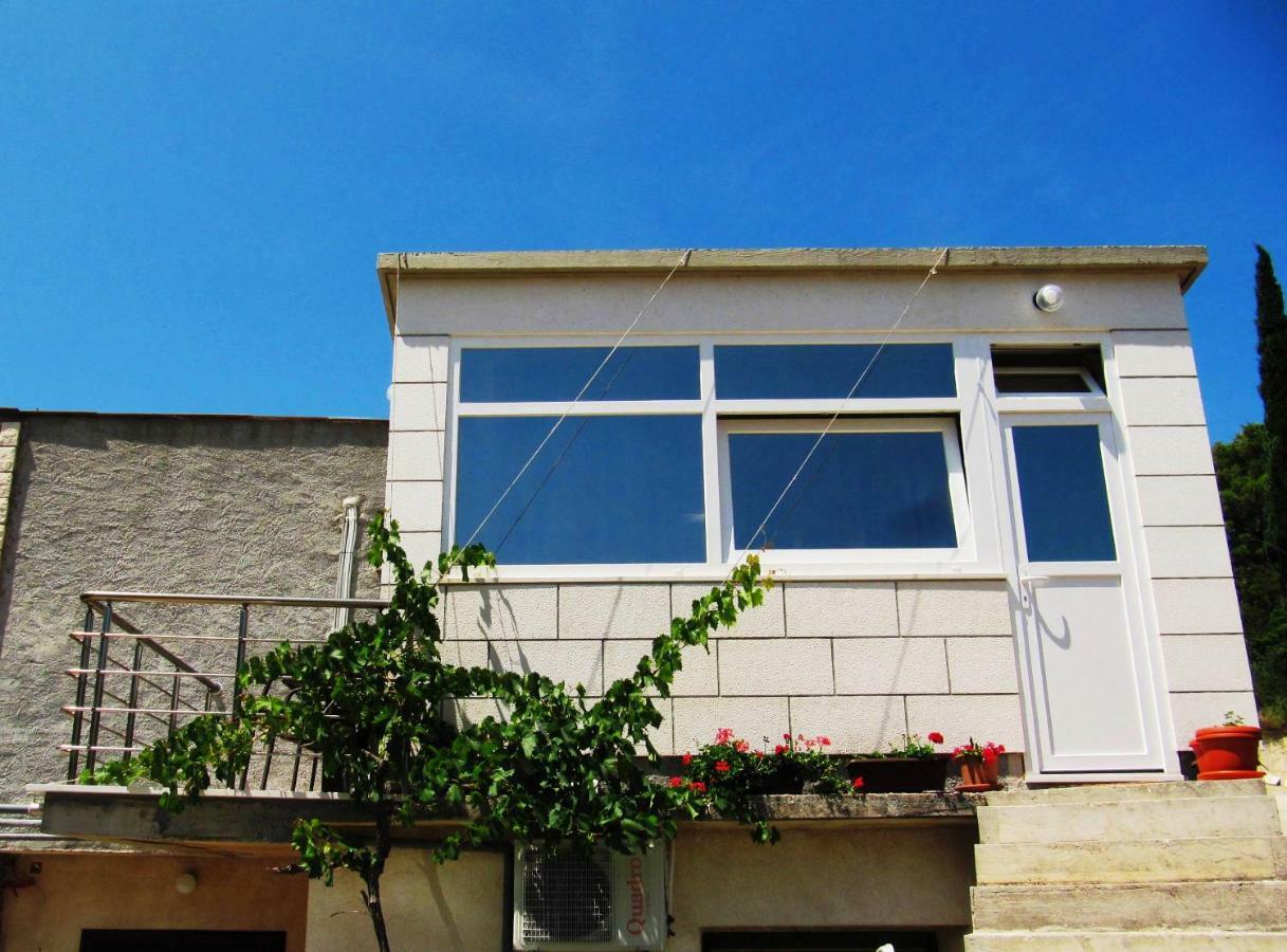 Apartmans And Rooms Dunjini Dvori Korčula Exterior foto