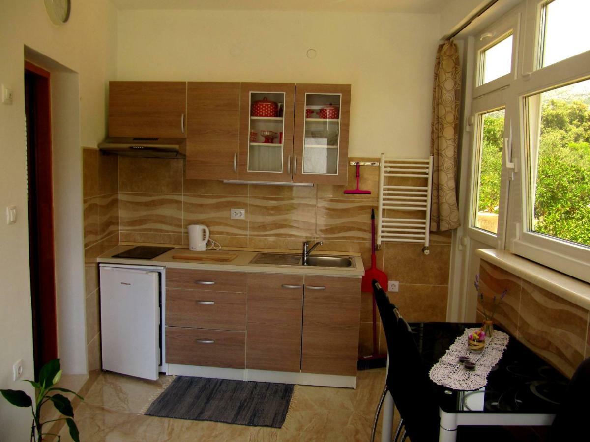 Apartmans And Rooms Dunjini Dvori Korčula Exterior foto