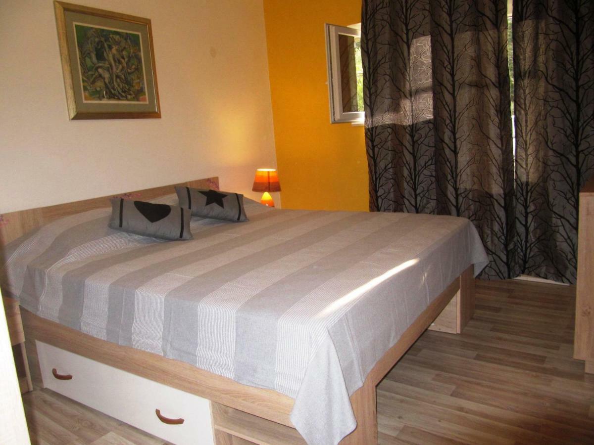 Apartmans And Rooms Dunjini Dvori Korčula Exterior foto