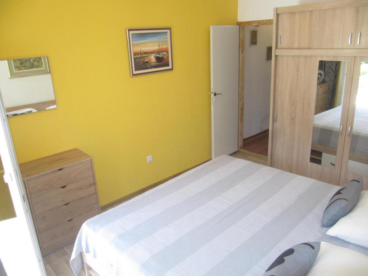 Apartmans And Rooms Dunjini Dvori Korčula Exterior foto